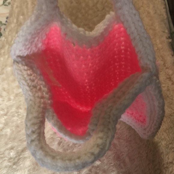 Hand made crochet purse with granny square and handles. - Picture 5 of 6